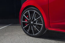 SEAT Leon Cupra 027L.JPG